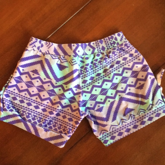 New Youth Girl tribal print shorts XL - Picture 2 of 3